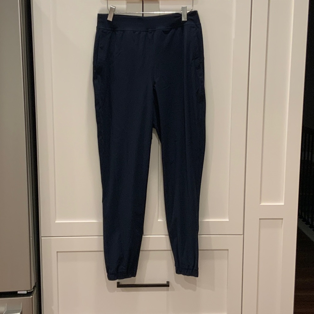 Women’s Lulu Lemon joggers Navy